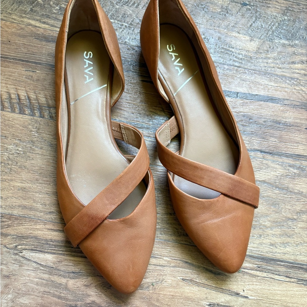 Sava brand. Women’s elegant Brown Women's Flats. Size 9. EUC